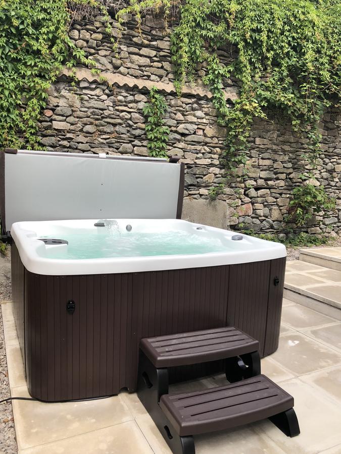 The Barn In The Courtyard Aparthotel Ulverston Exterior photo